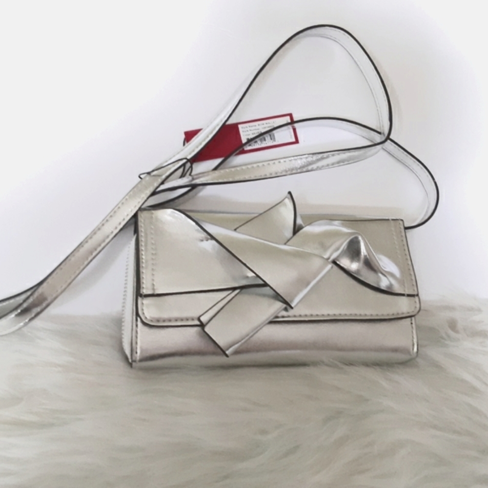 NEW Circus by Sam Edelman Silver Crossbody Bow Wallet Magnetic Close Gift